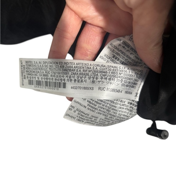 Zara Cropped Black Puffer Jacket Blogger Favorite Trendy XS - Picture 4 of 10